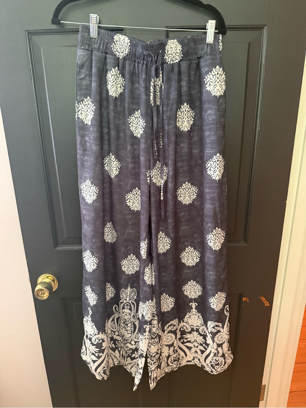 Women’s Navy Blue Printed wide leg pants